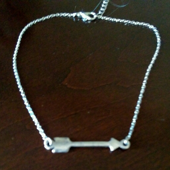 Silver arrow chocker - Picture 1 of 1